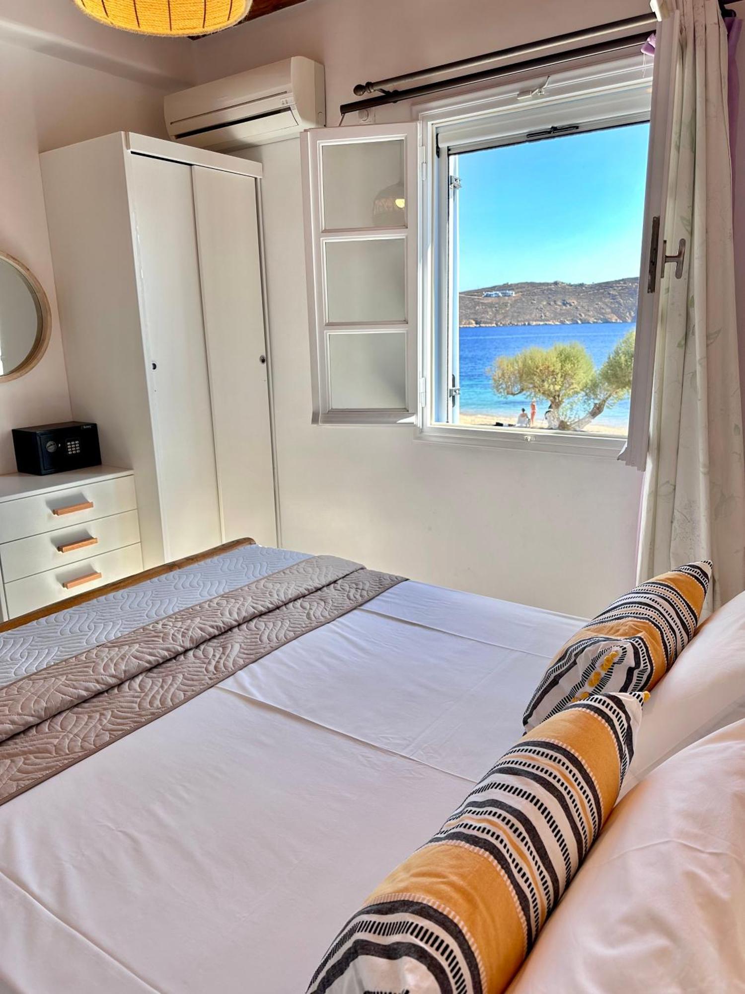 Galazio Seaside Apartments Livadakia Eksteriør bilde